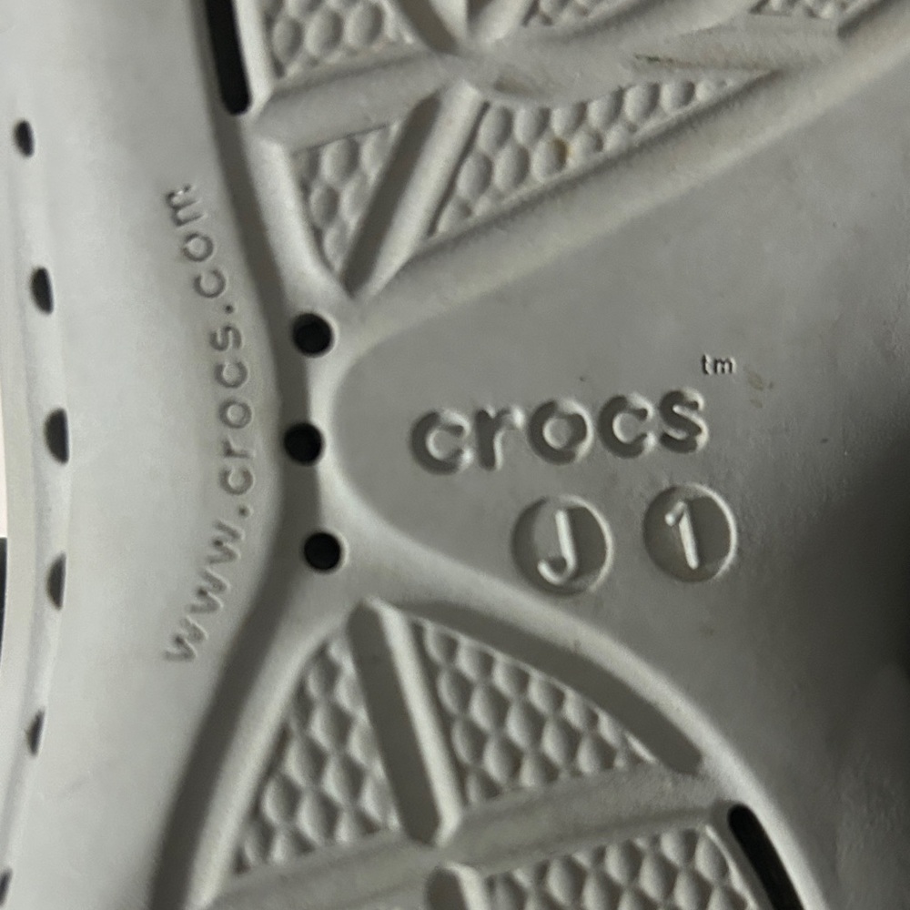 Kids LiteRide Crocs Black and Gray Clogs‎ - Picture 6 of 6